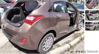 Hyundai i30 1.6 CRDI 2012 predám MOTOR D4FB, DVERE, BLATNÍK,