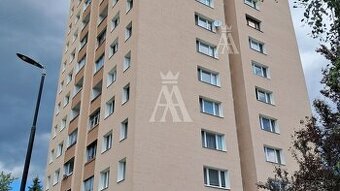 3 IZBOVÝ BYT, DÉNEŠOVA ULICA, KOŠICE SÍDLISKO KVP