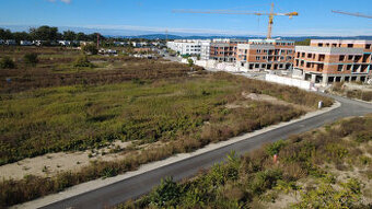 Exkluzívny stavebný pozemok 1 064 m² v Ivanke pri Dunaji na
