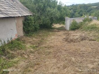 Predám slnečný pozemok s chalúpkou