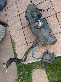 Predam palivovú nádrž na Fiat 500 2010