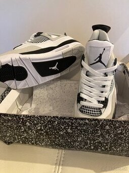 Nike air jordan4 retro military