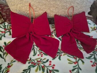 Červené semišové mašle,veľkosť 19x30,cena je za 1kus - 1