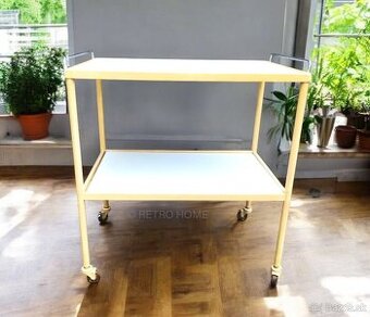 Retro industriálny stolík na kolieskach