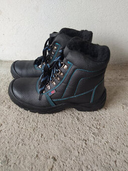 Zateplená pracovná obuv