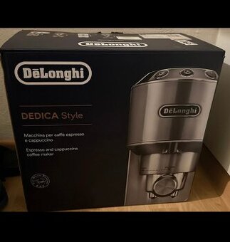 Kavovar delonghi silver