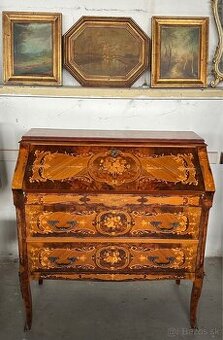 Intarzovaná písacia komoda