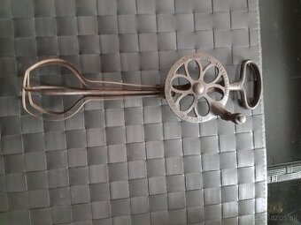 Prodám starý šlehač, pozůstalost.