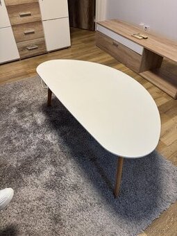 Zachovalý konferenčný stolík do obývačky