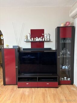 Obývacia stena červeno-čierna