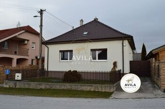 REZERVOVANÉ: rodinný dom s pozemkom 682m2 - Trstín