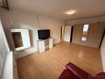 3 izbový byt Svätoplukova - Pezinok