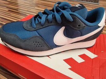 Nike MD Valiant dámske veľ. 38,5...