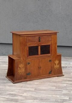 Skrinka dubová starožitná.