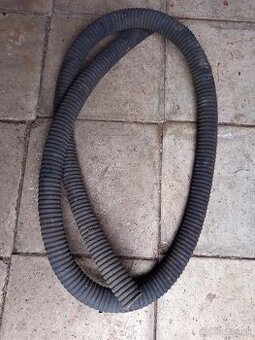 Sacia hadica na čerpadlo