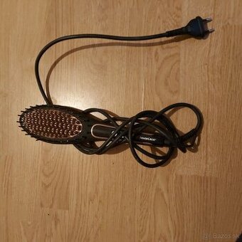 Žehliaca kefa na vlasy