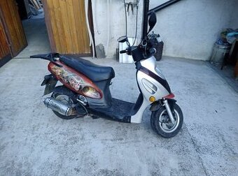 Skúter 125