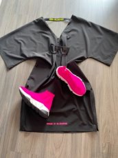 KURA COLLECTION šaty, Balenciaga trainers, Celine okuliare - 1