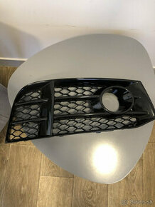 Audi RS5 mriežka radar faceLift prava