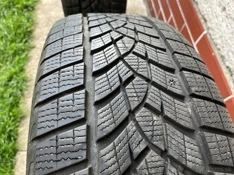 235/55 R18 Goodyear Ultragrip 2ks.