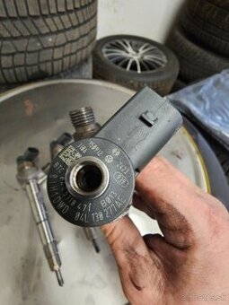 VSTREKOVACIE TRYSKY VAG 2.0 TDI 04L130277AE 0445110471