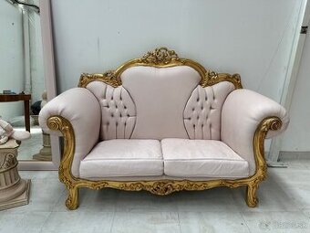 Dekoračná sofa