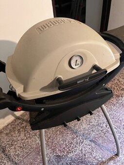 Plynový gril Weber s veľkou plynovou fľašou