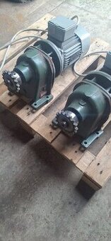 2ks Elektromotor s prevodovkou