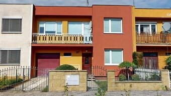 PINK Reality Na predaj útulný 4-izbový rodinný dom v Šali – 