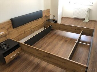 Drevena posteľ s roštom