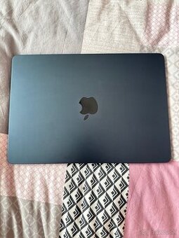 Macbook Air M3 13" 2024 | 16GB ram, 256gb, 20 cyklov