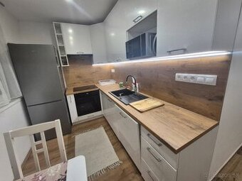 2 izbový byt prenájom Poprad-komplet novo prerob-&zariadený