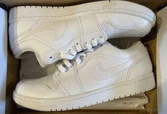 Nike AIR JORDAN 1 LOW