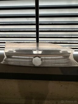 VW Passat B8 predná chrómová maska, 2015-2019