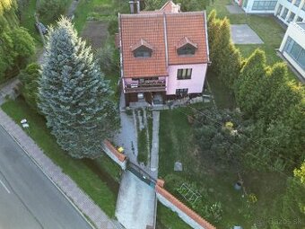 Priestranný dom v Ružomberku s veľkým 1375 m2 pozemkom