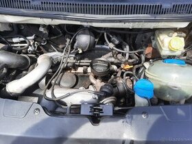 Motor Volkswagen T5 2,5 tdi 96KW AXD prevodovka Automat