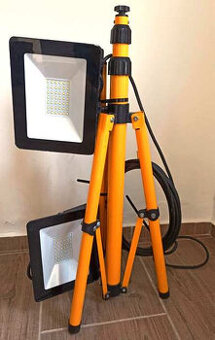 Teleskopický pracovný stojan + 2 x reflektor