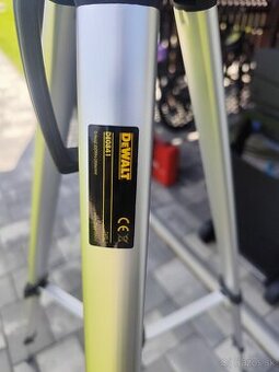 Predám nepoužívaný statív Dewalt DE0841