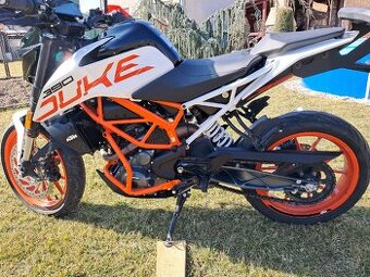 KTM DUKE 390