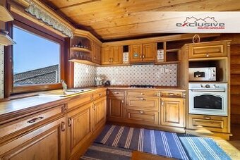 ZRUBOVÝ DOM - ŠTRBA, 200 M2, 1054 M2 POZEMOK