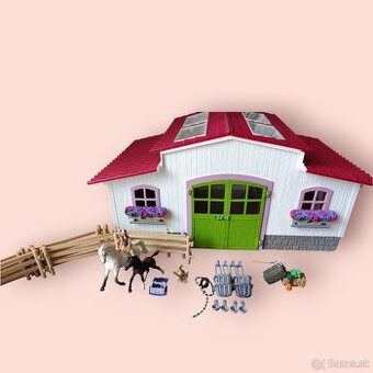 Predám stajňu Schleich s koňmi a príslušenstvom