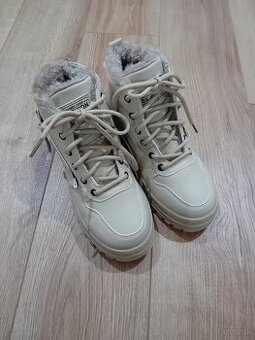 Dievčenské zimné čižmy, velk. 35