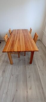 Stôl a stoličky borovica