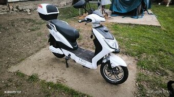 Elektrický skúter Raceway