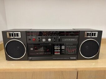 Predám TOSHIBA RT-7045 kazetový rádiomagnetofón