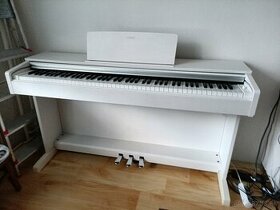 Klavír Yamaha - 1