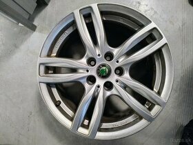 5x112,R17 Disky Škoda - 1