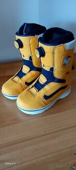 Snowboardové topánky Vans.