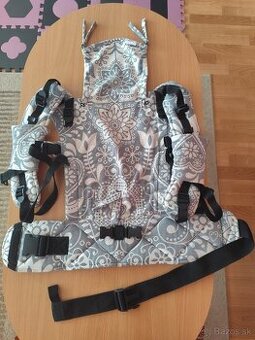 Belenka erognomicky, rastuci nosic od 3kg