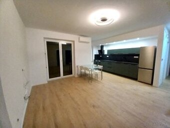 Prenájom priestranný, pekný 3-izbový byt+balkón, kúsok od ce